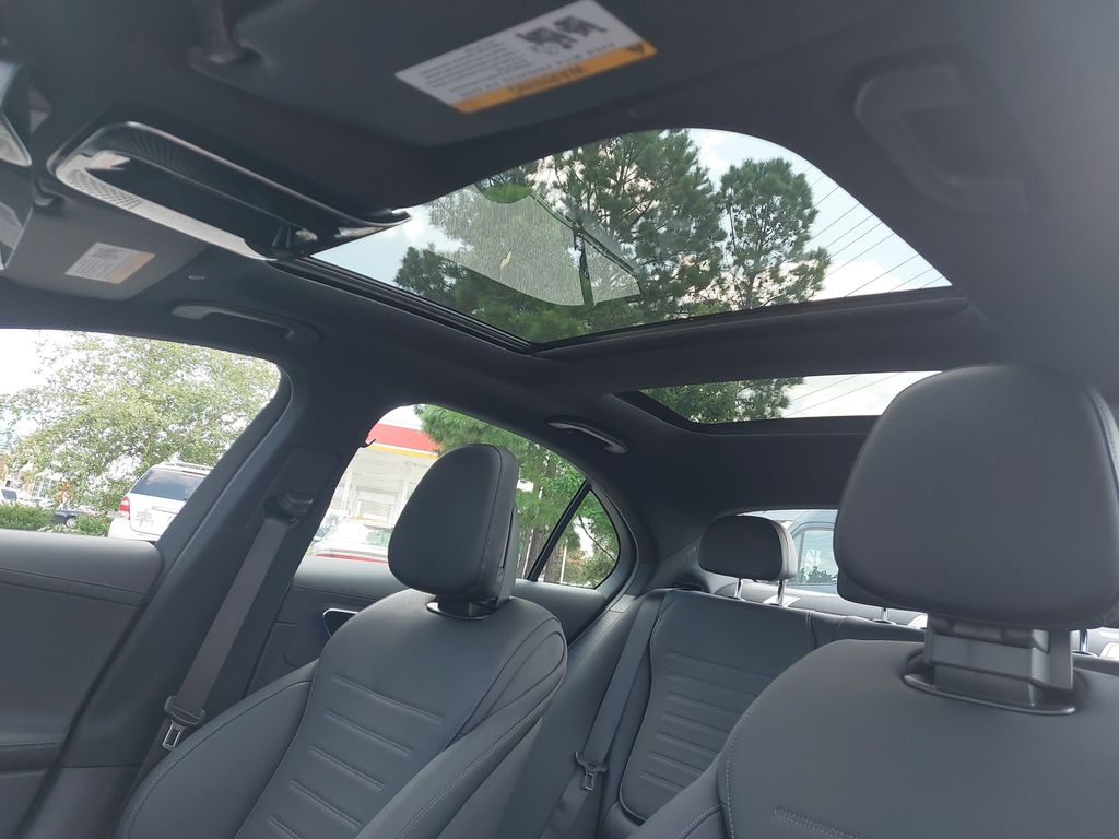 Vehicle image 25 of 34