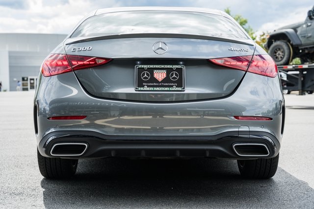 Vehicle image 4 of 42
