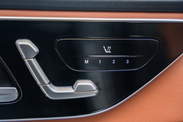 Vehicle image 34 of 42