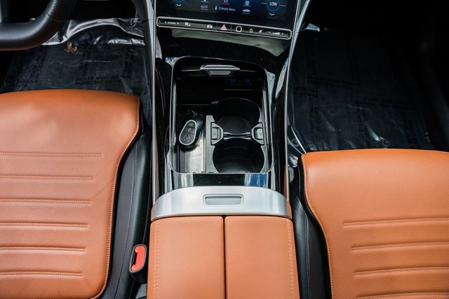 Vehicle image 23 of 42