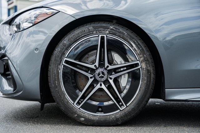 Vehicle image 16 of 42