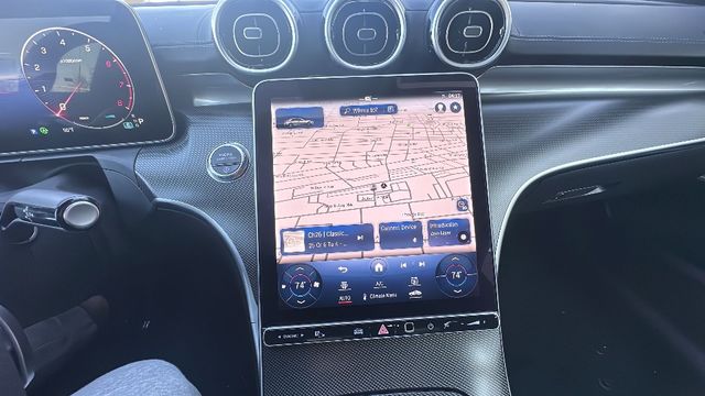 Vehicle image 17 of 18