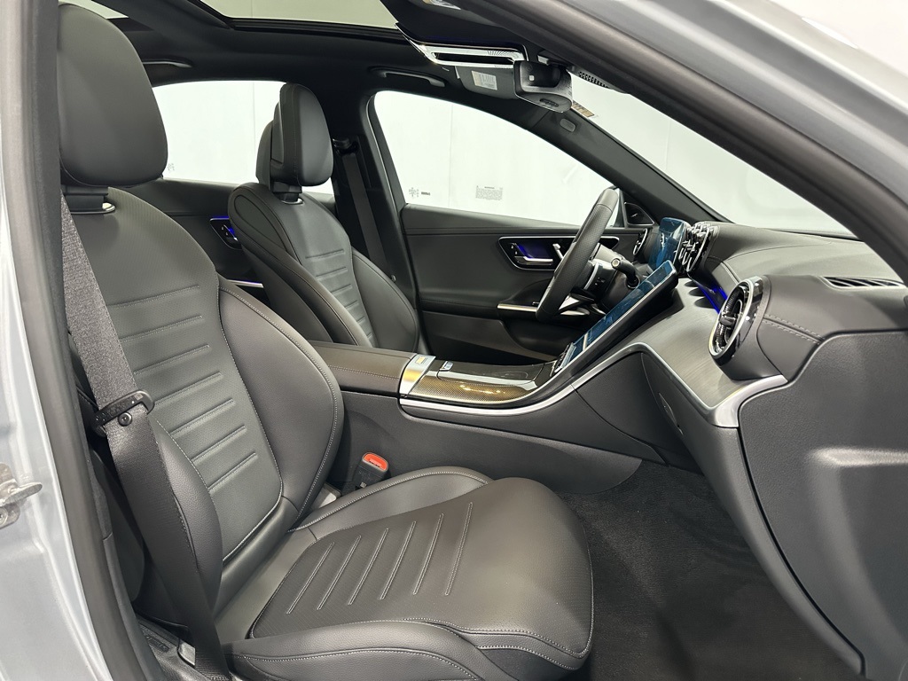 Vehicle image 16 of 24