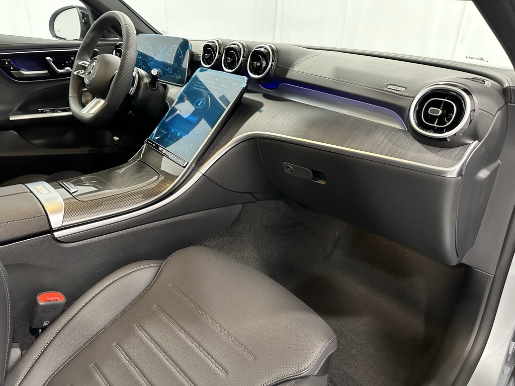 Vehicle image 18 of 24
