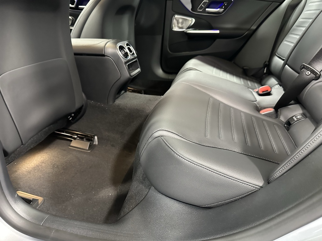 Vehicle image 15 of 24
