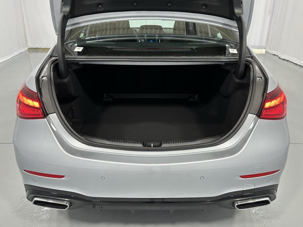 Vehicle image 11 of 24