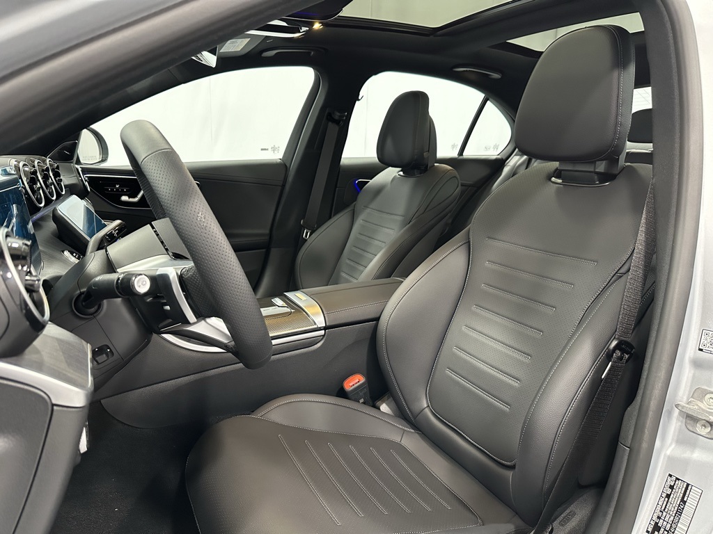 Vehicle image 13 of 24