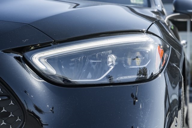 Vehicle image 14 of 42