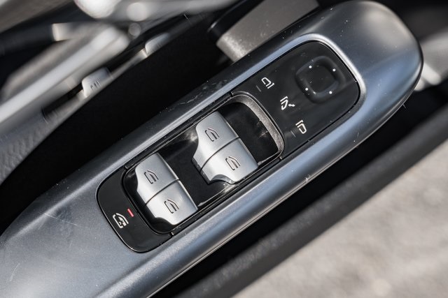 Vehicle image 36 of 42