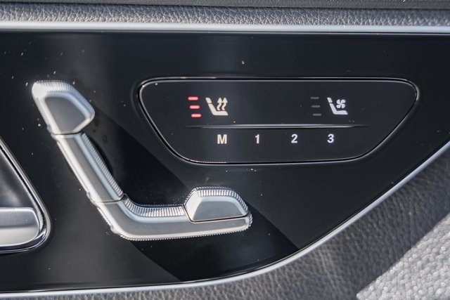 Vehicle image 34 of 42