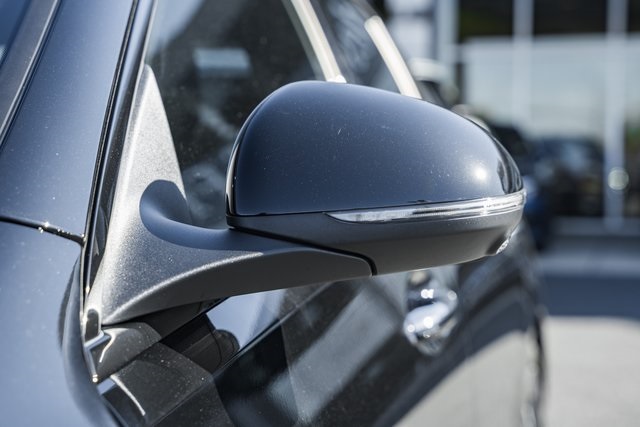 Vehicle image 16 of 42