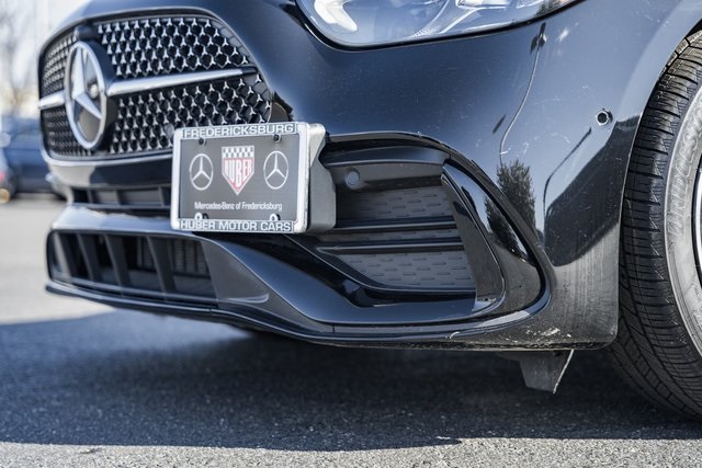 Vehicle image 15 of 42