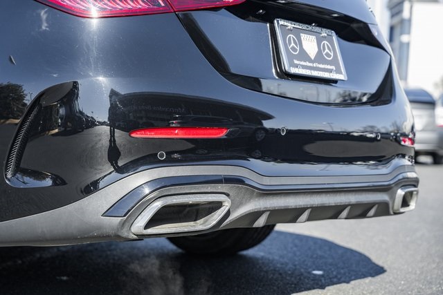 Vehicle image 7 of 42