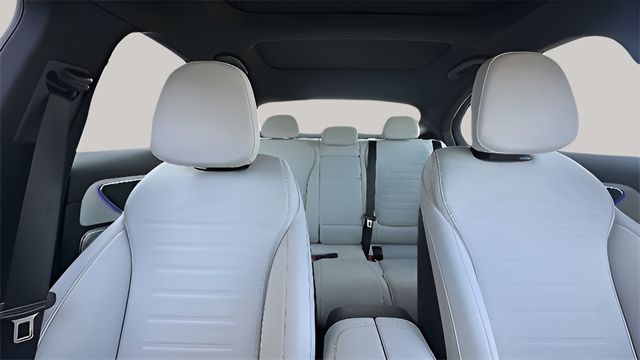 Vehicle image 11 of 18