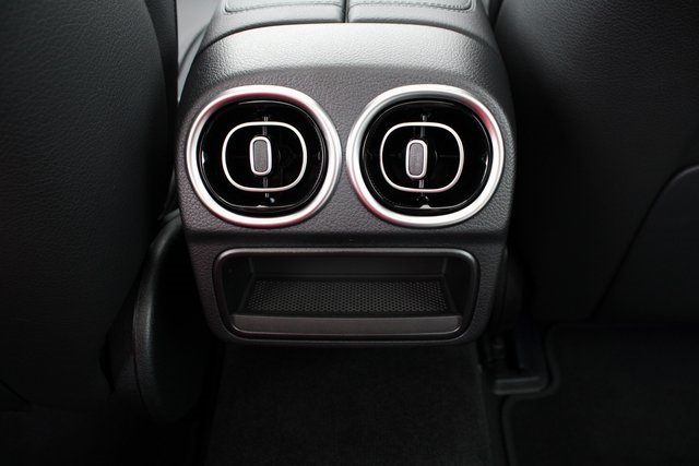 Vehicle image 33 of 45