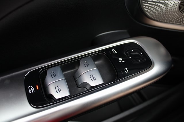 Vehicle image 16 of 45