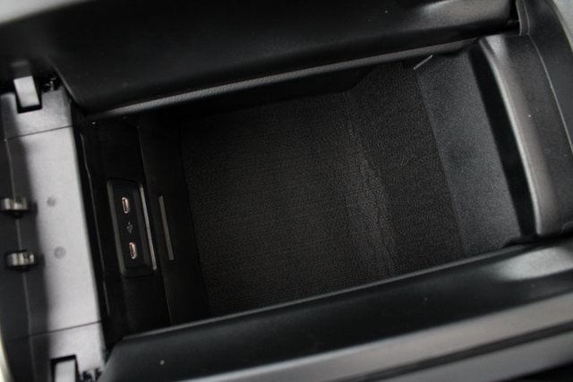 Vehicle image 28 of 45
