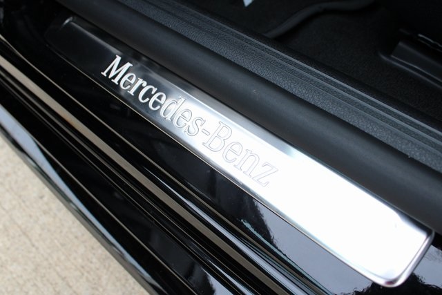 Vehicle image 25 of 45