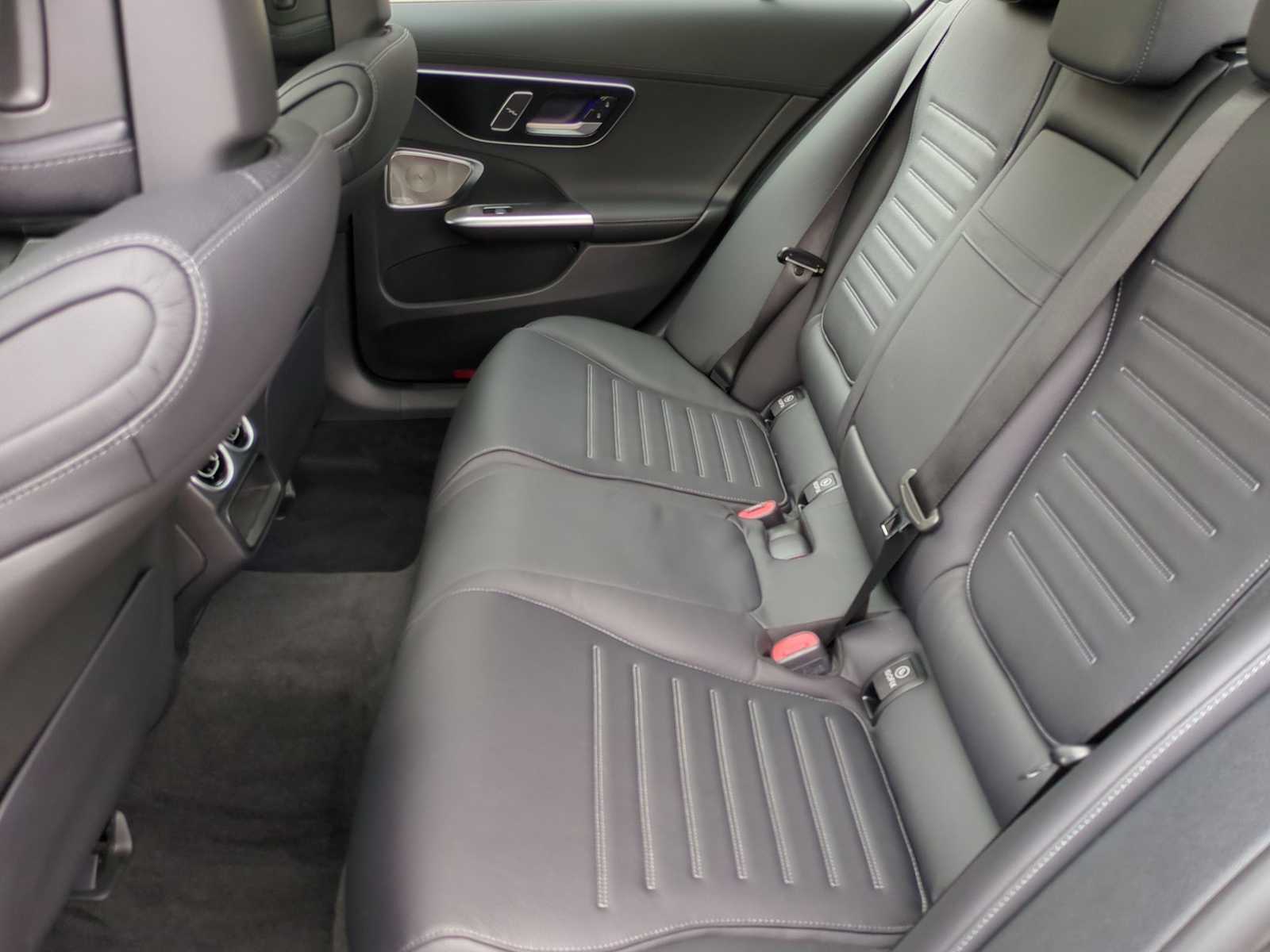 Vehicle image 14 of 38