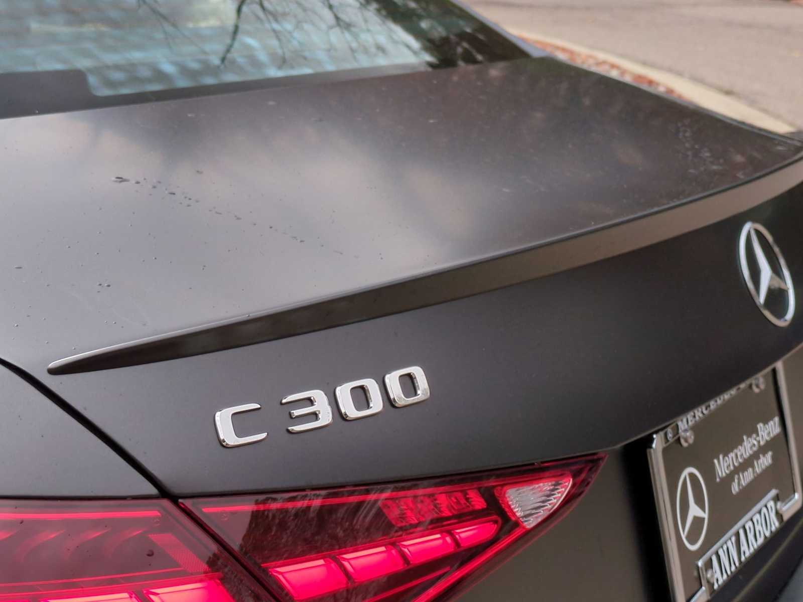 Vehicle image 33 of 38
