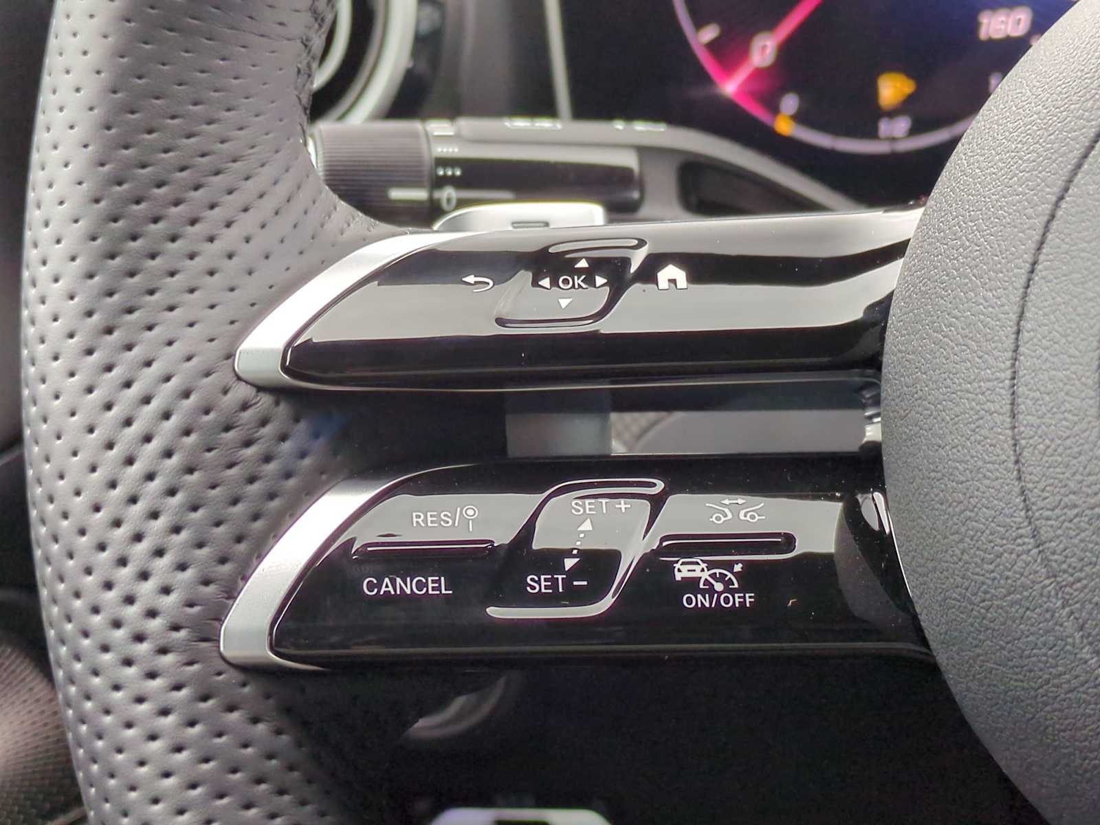 Vehicle image 34 of 38