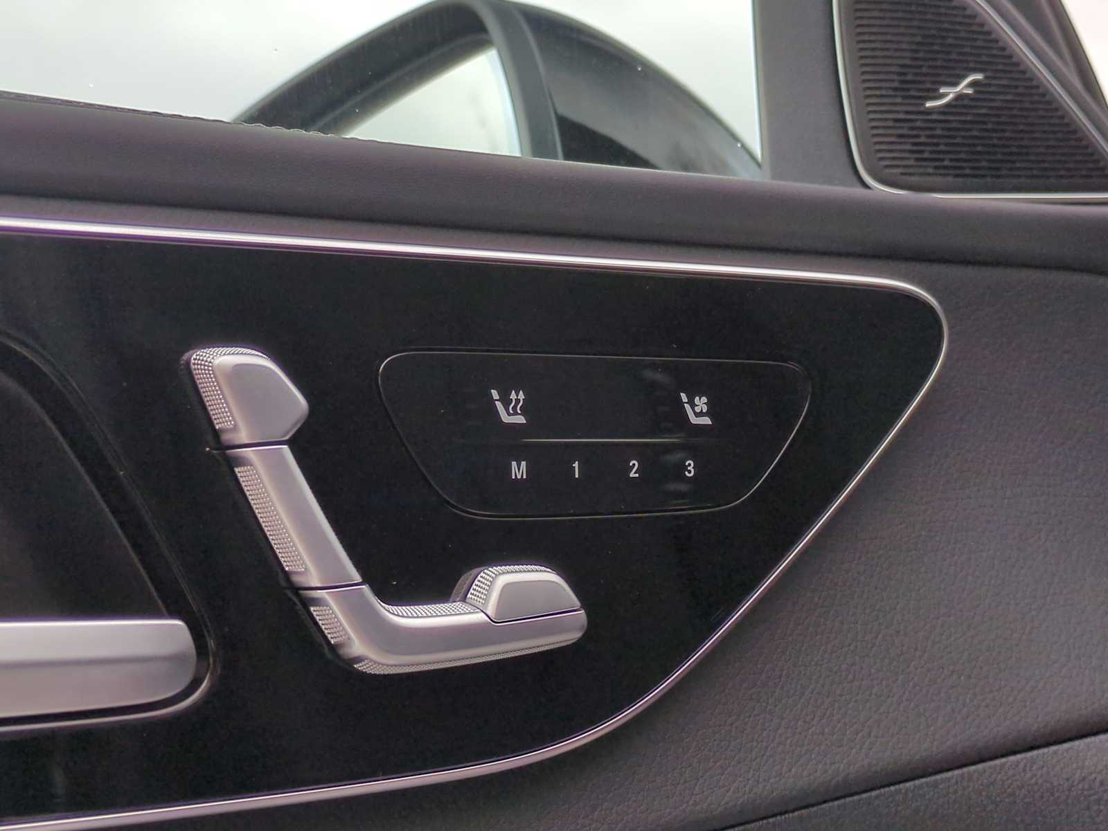 Vehicle image 24 of 38