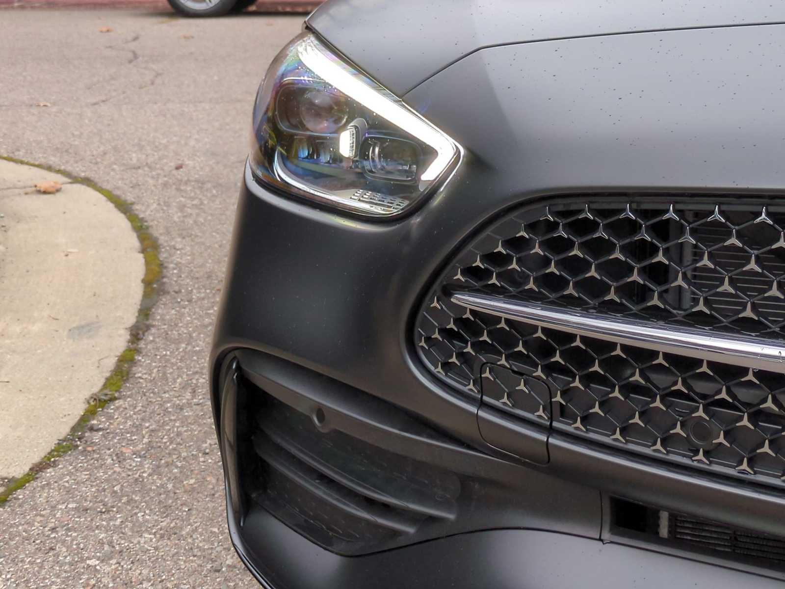 Vehicle image 25 of 38