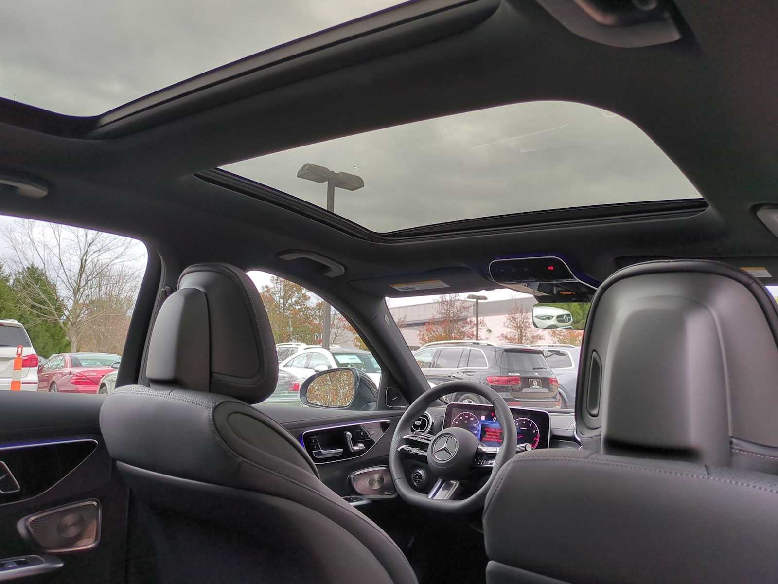 Vehicle image 17 of 38
