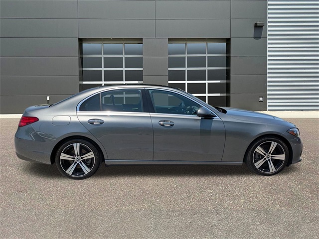Vehicle image 4 of 27