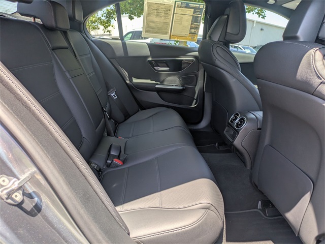 Vehicle image 12 of 27