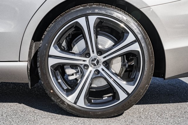 Vehicle image 15 of 38