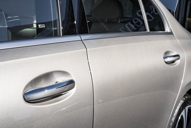 Vehicle image 13 of 38