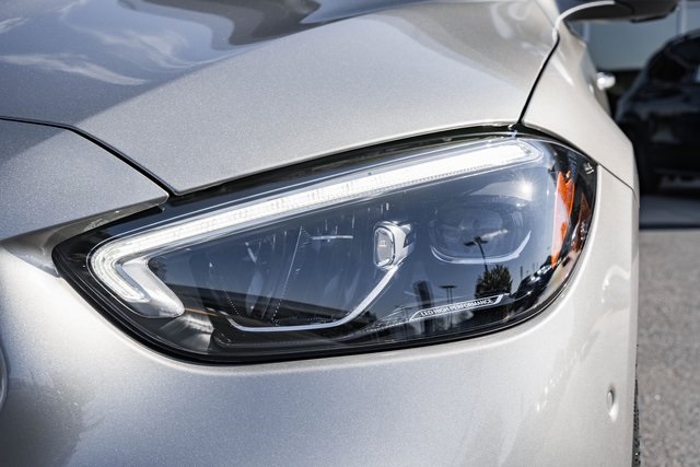 Vehicle image 10 of 38