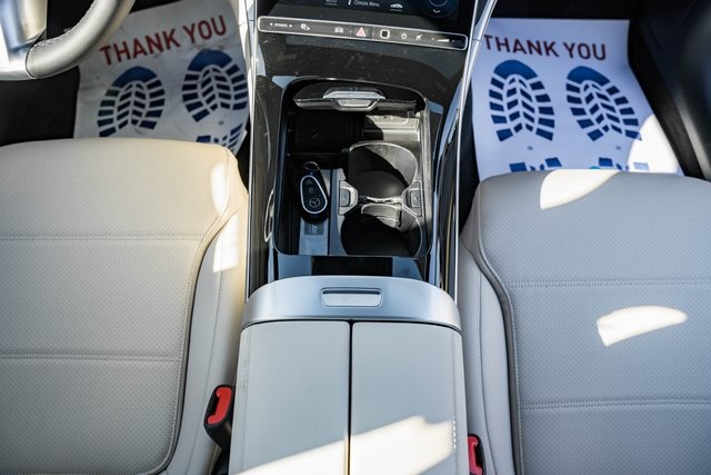 Vehicle image 20 of 38