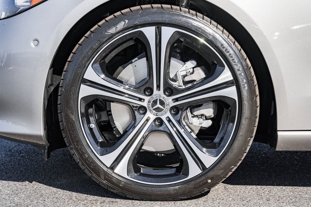 Vehicle image 14 of 38