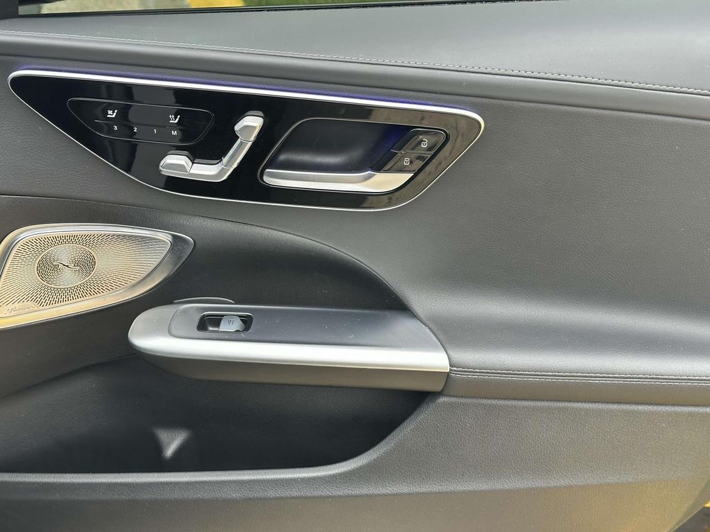 Vehicle image 12 of 26