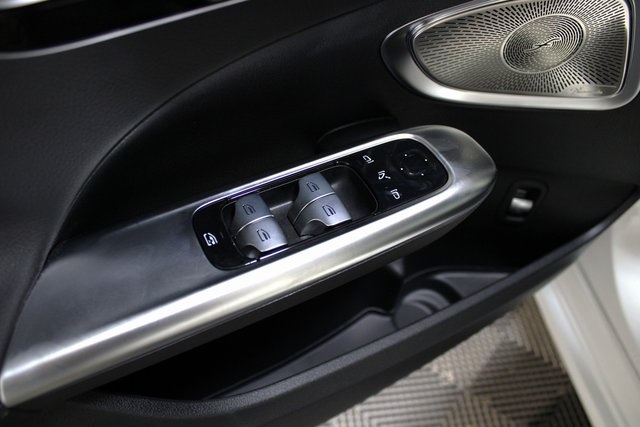 Vehicle image 22 of 38