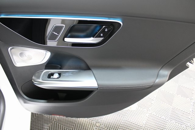 Vehicle image 15 of 38