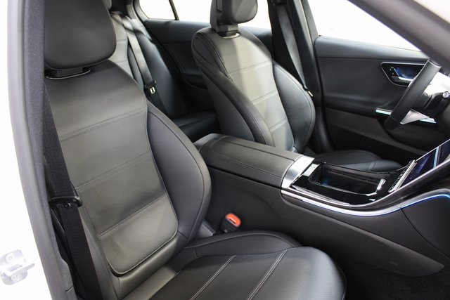 Vehicle image 14 of 38
