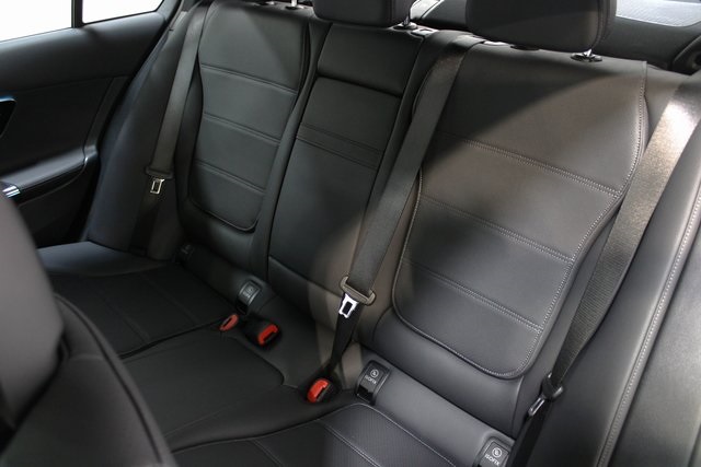 Vehicle image 19 of 38