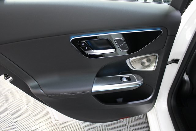 Vehicle image 20 of 38