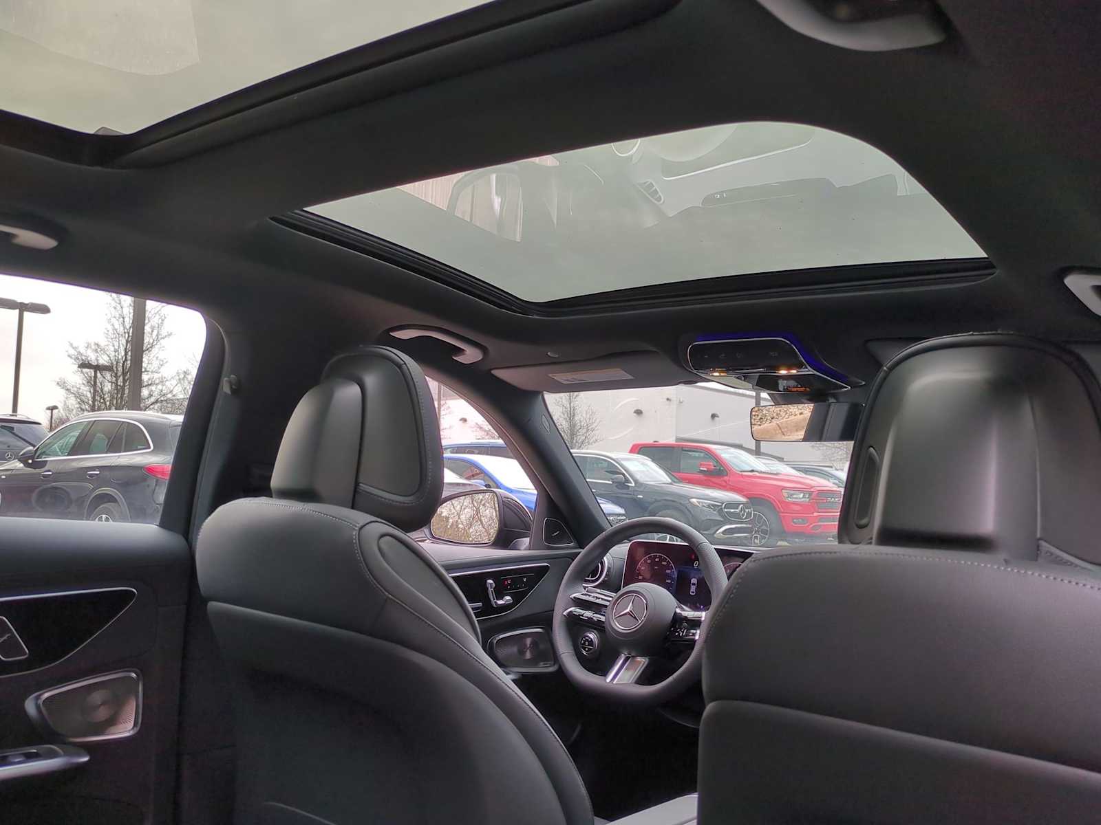 Vehicle image 17 of 37