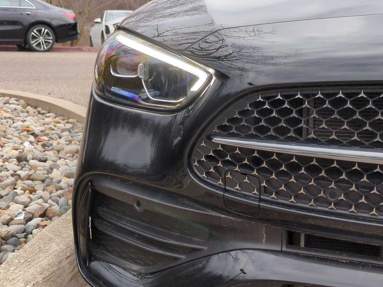 Vehicle image 34 of 37