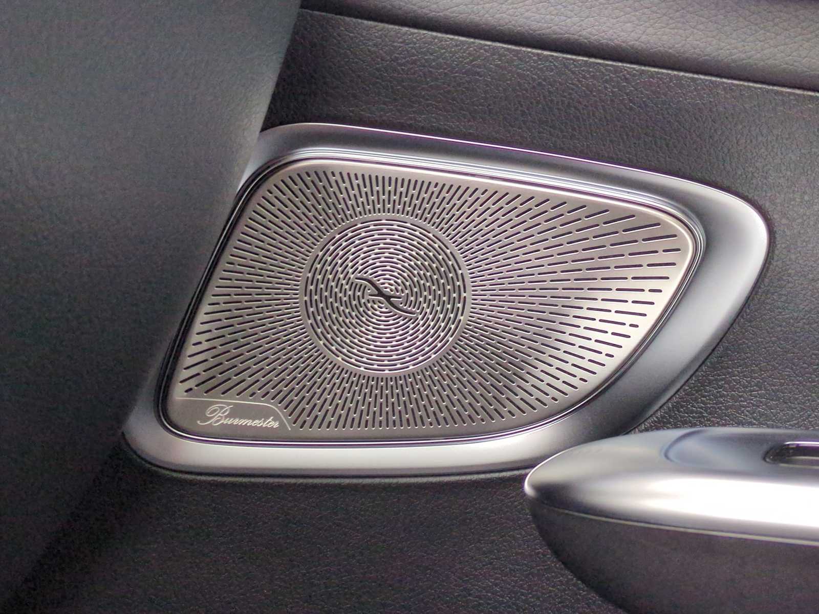 Vehicle image 36 of 37