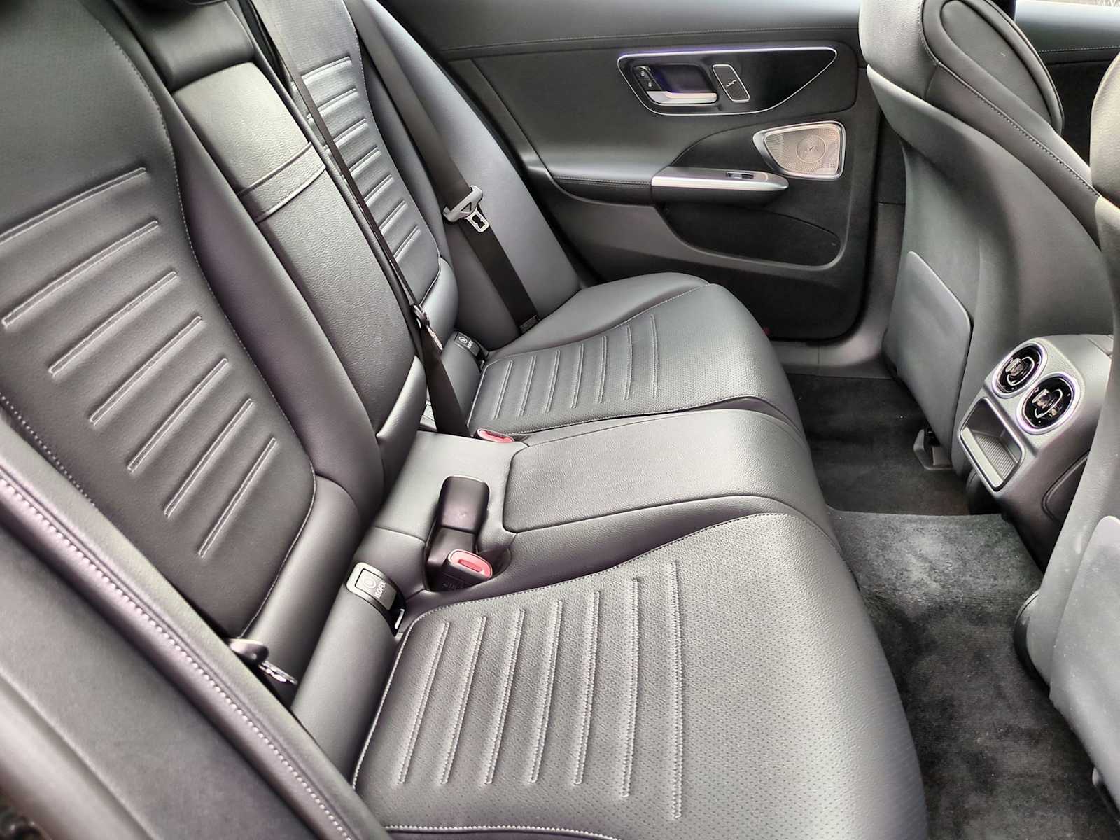 Vehicle image 13 of 37