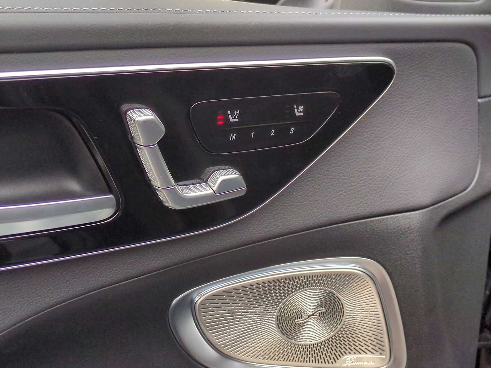 Vehicle image 35 of 37