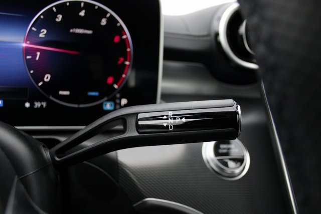 Vehicle image 16 of 33