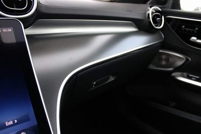 Vehicle image 12 of 33