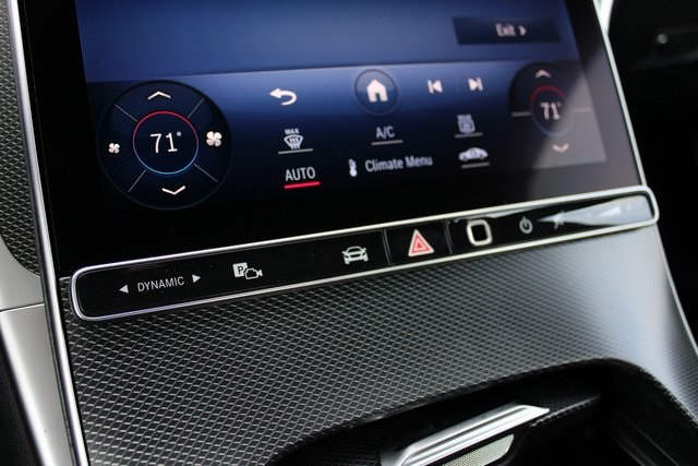 Vehicle image 11 of 33