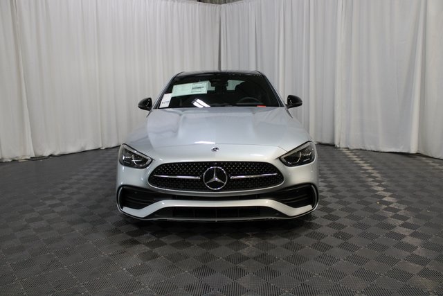 Vehicle image 31 of 33
